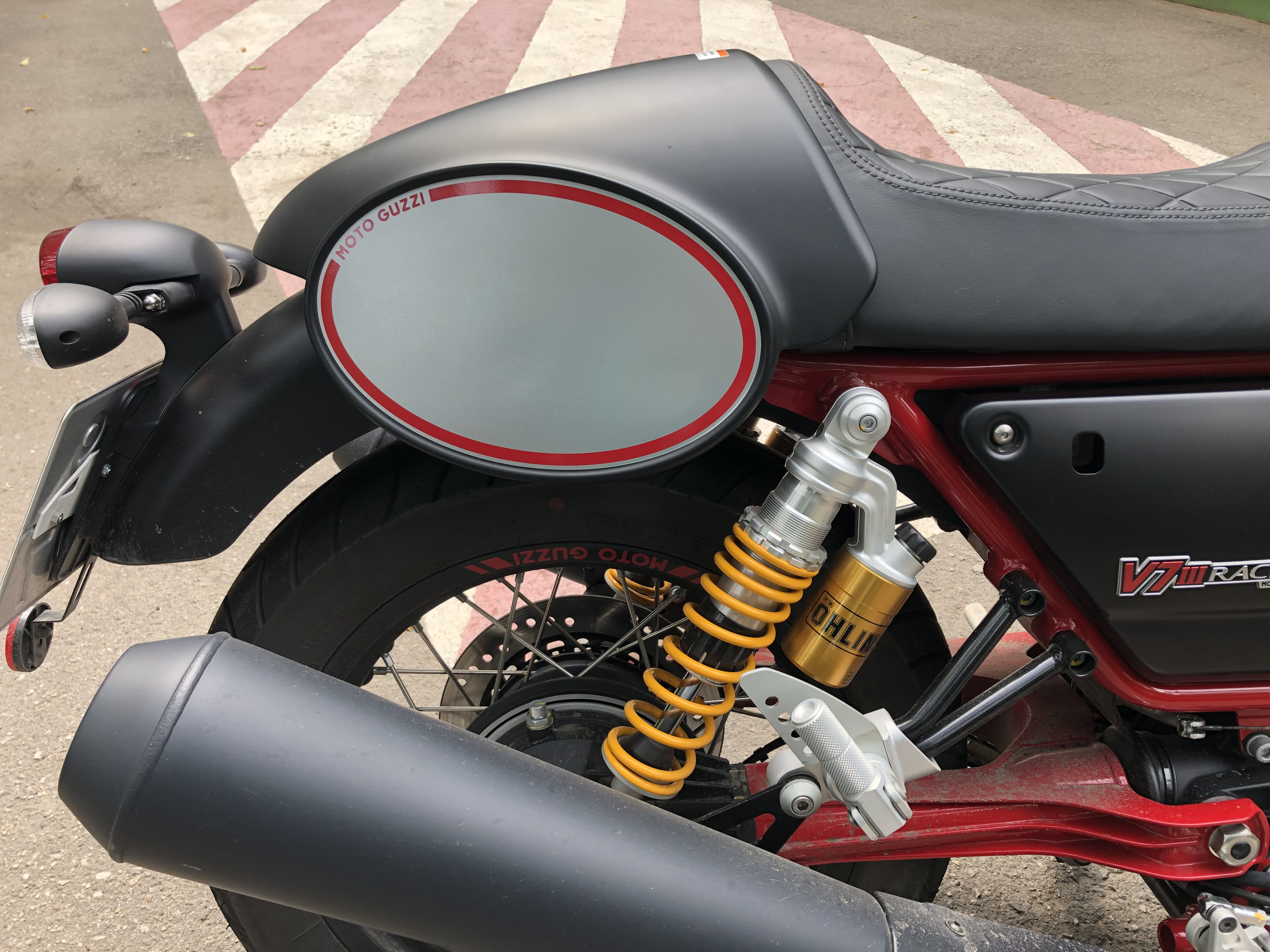 Moto Guzzi с водителем